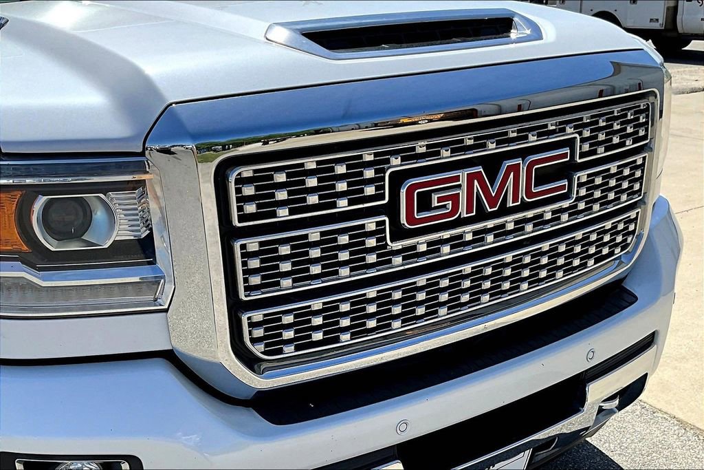 Used 2018 GMC Sierra 2500 Denali w/ Duramax Plus Package image 36