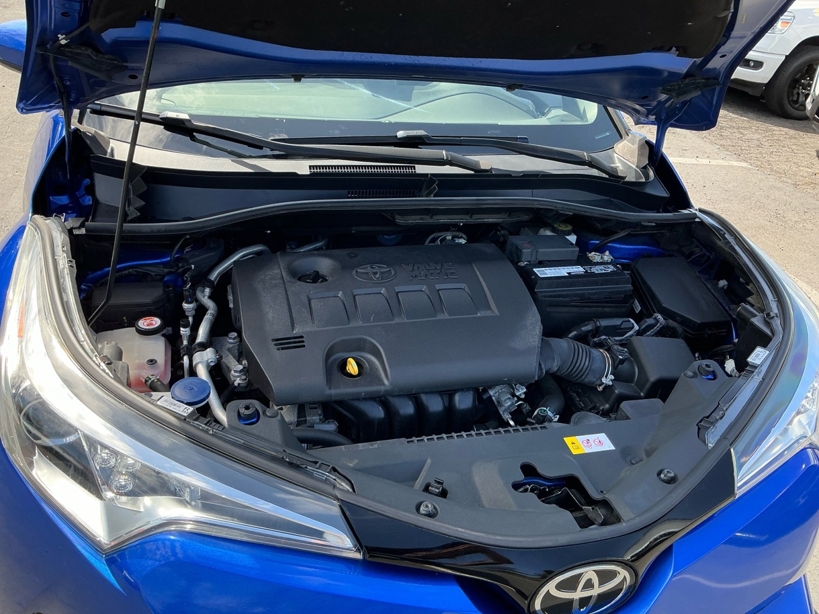 Used 2019 Toyota C-HR XLE FWD image 12