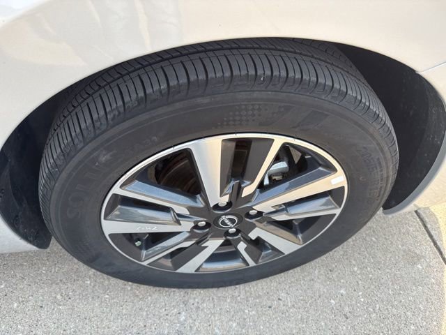 Used 2025 Nissan Versa SV image 50