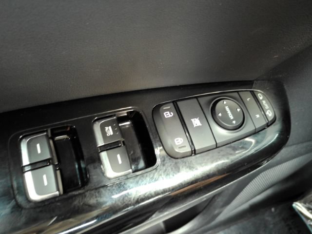 Used 2020 Kia Sportage EX FWD image 36