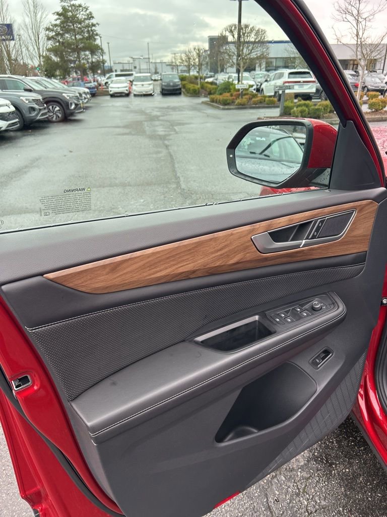 Used 2024 Volkswagen Atlas SE image 31