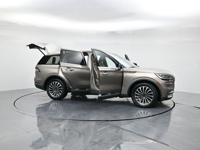 Used 2020 Lincoln Aviator Reserve w/ Equipment Group 201A image 52