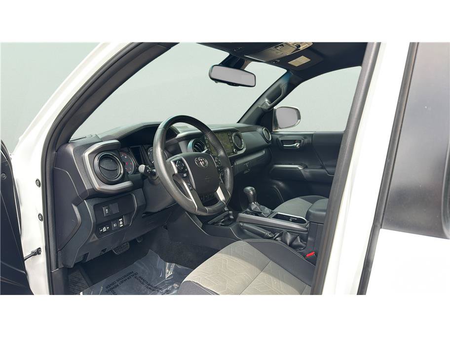 Used 2021 Toyota Tacoma TRD Sport w/ Technology Package RWD image 9