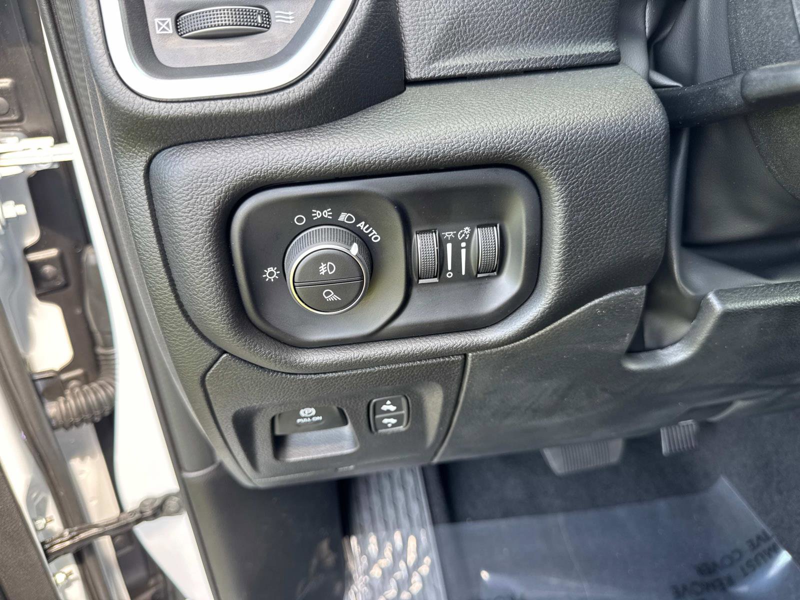 New 2025 RAM 1500 Big Horn image 34