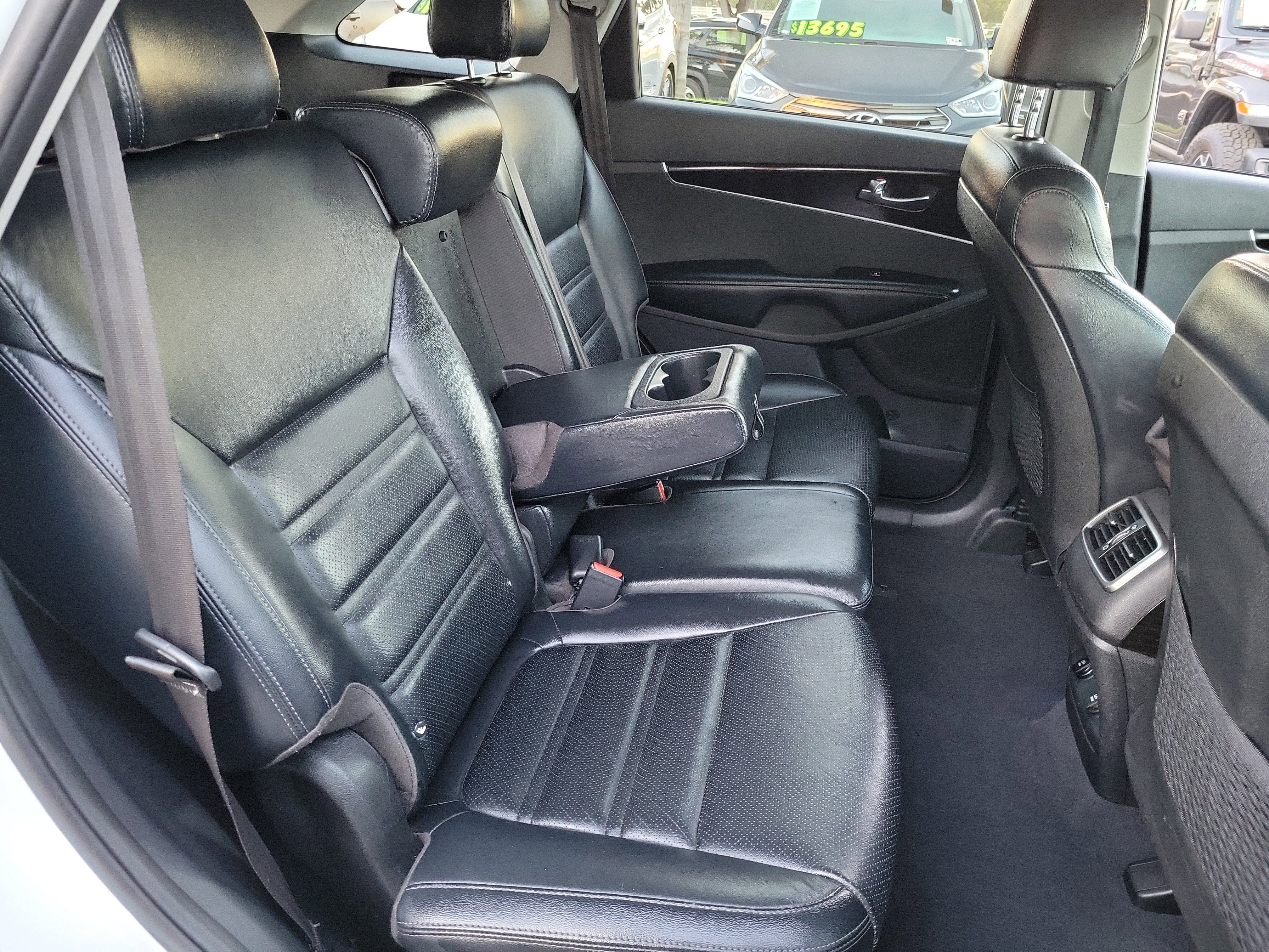 Used 2019 Kia Sorento EX image 23