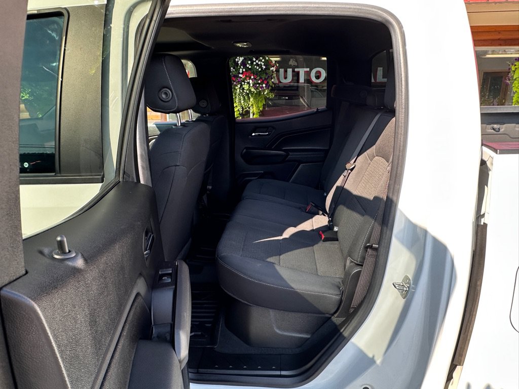 Used 2023 Chevrolet Colorado LT w/ LT Convenience Package II AWD/4WD image 9