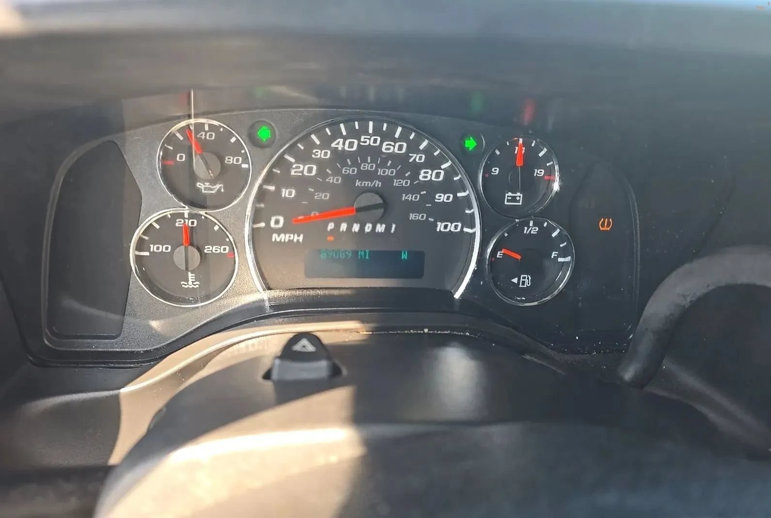 Used 2015 Chevrolet Express 2500 RWD image 4