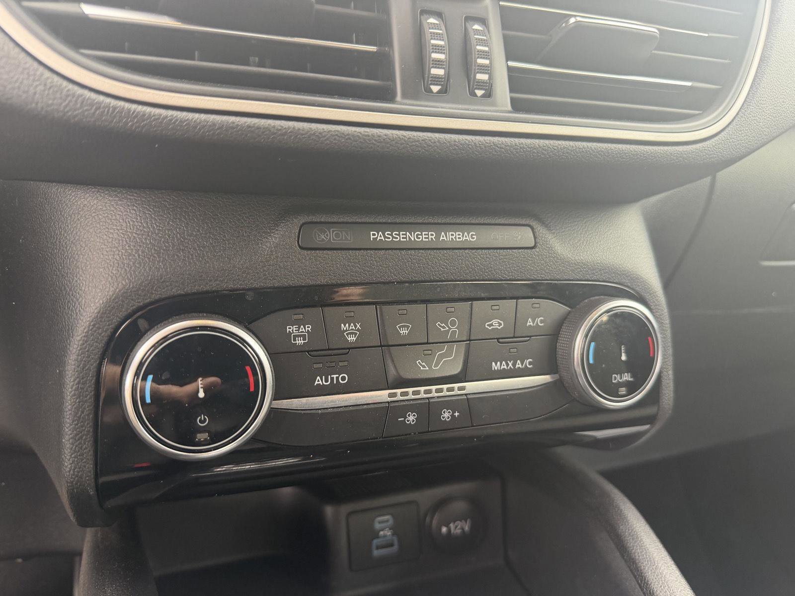 Used 2022 Ford Escape SE AWD/4WD image 16