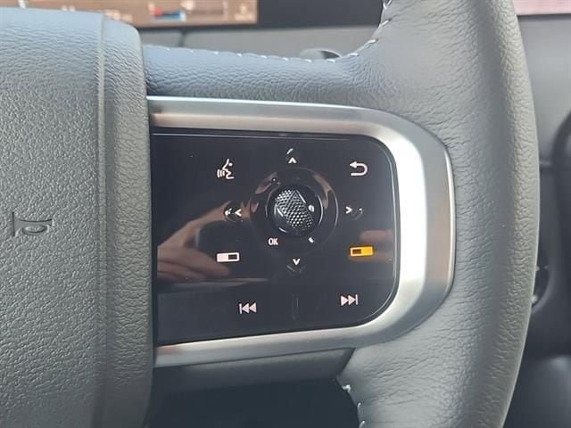 New 2025 Nissan Armada SL w/ Captain's Chari Seat Package AWD/4WD image 12