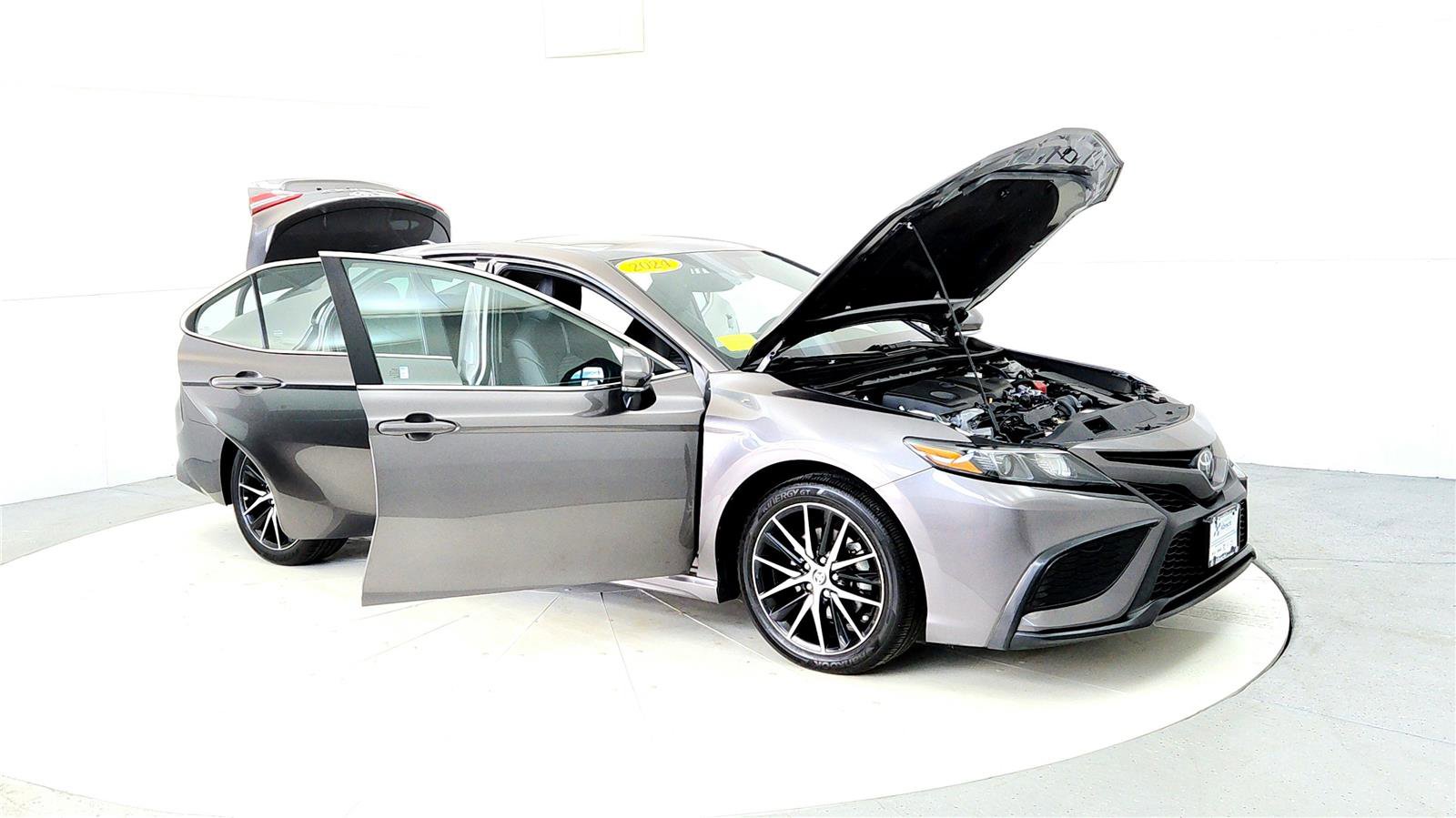 Certified 2024 Toyota Camry SE w/ Cold Weather Package image 12