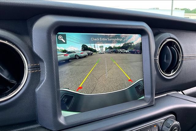 Used 2023 Jeep Gladiator Overland AWD/4WD image 13