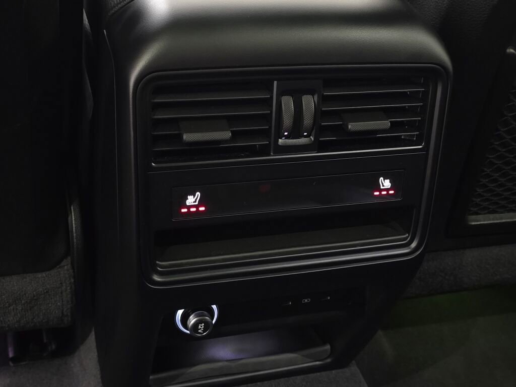 Used 2024 Porsche Cayenne image 20