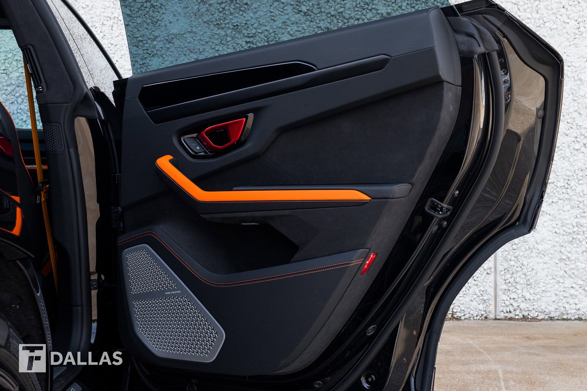 Used 2025 Lamborghini Urus SE image 36