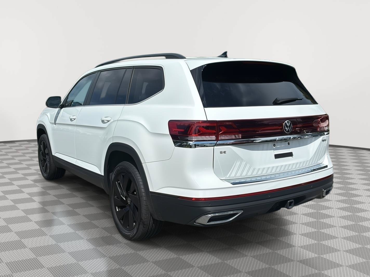 Used 2024 Volkswagen Atlas SE AWD/4WD image 7