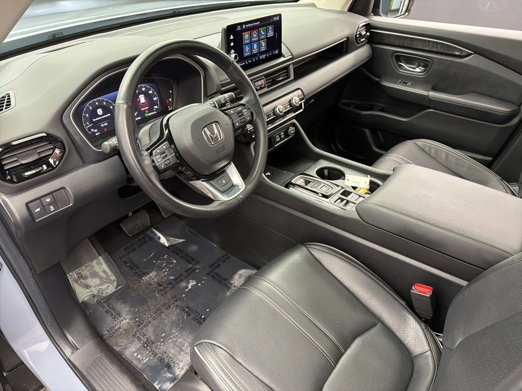 Used 2025 Honda Pilot Elite image 11