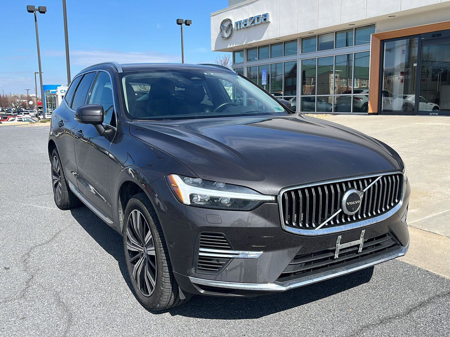Used 2022 Volvo XC60 T8 Inscription w/ Advanced Package image 4