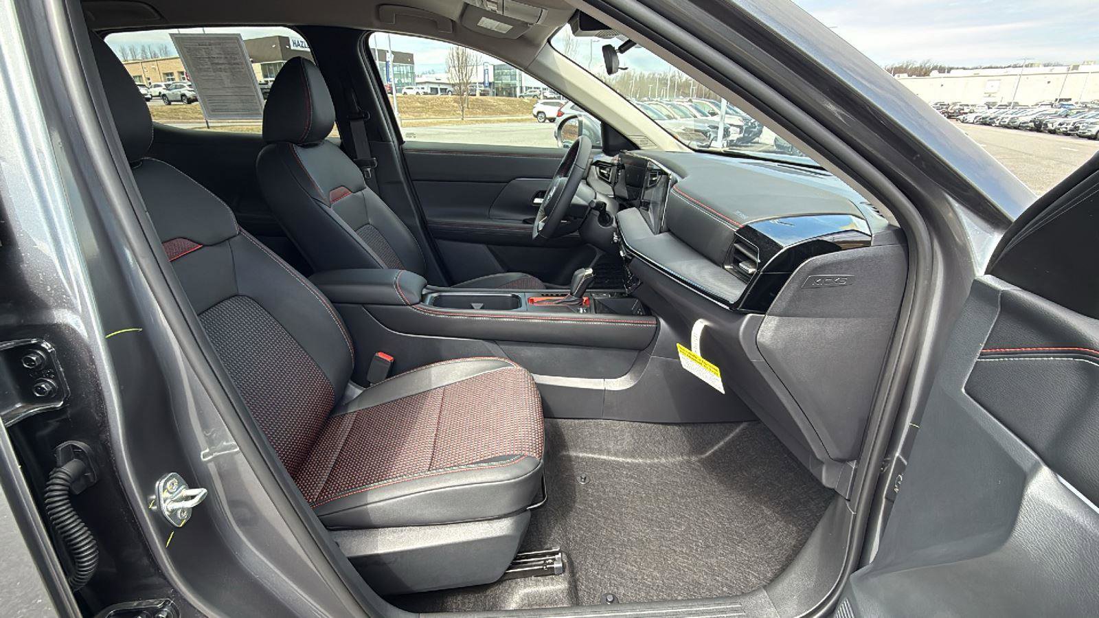 Used 2025 Nissan Kicks SR image 17