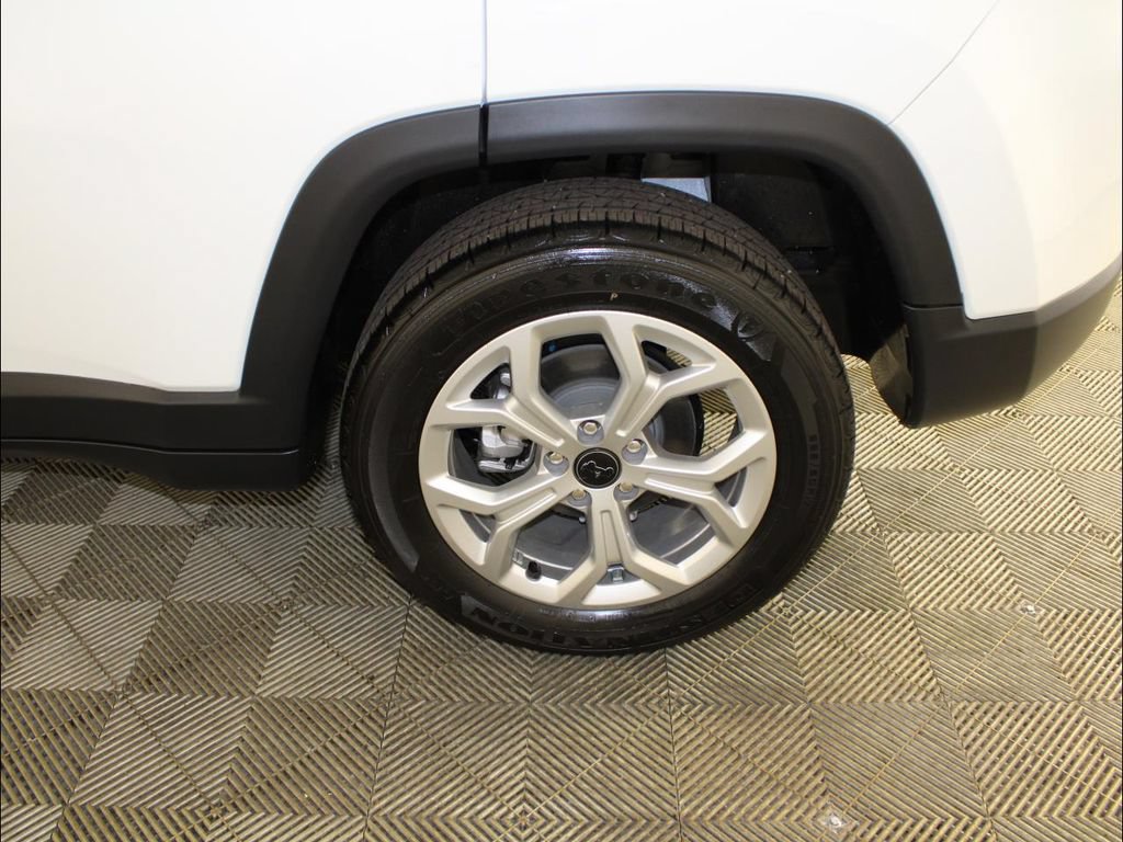New 2025 Jeep Compass Latitude AWD/4WD image 45