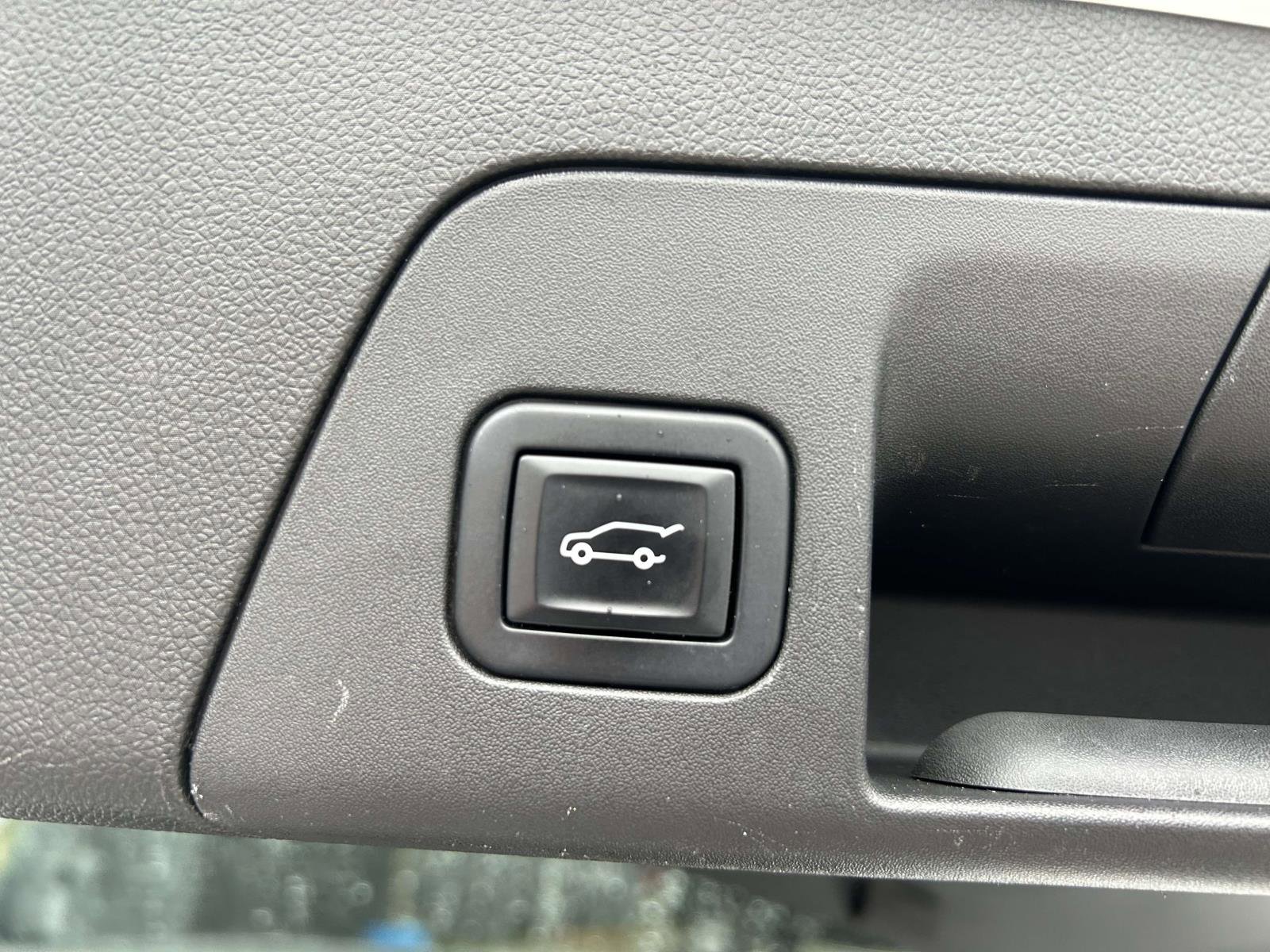 Used 2022 Buick Envision Avenir w/ Technology Package II image 18