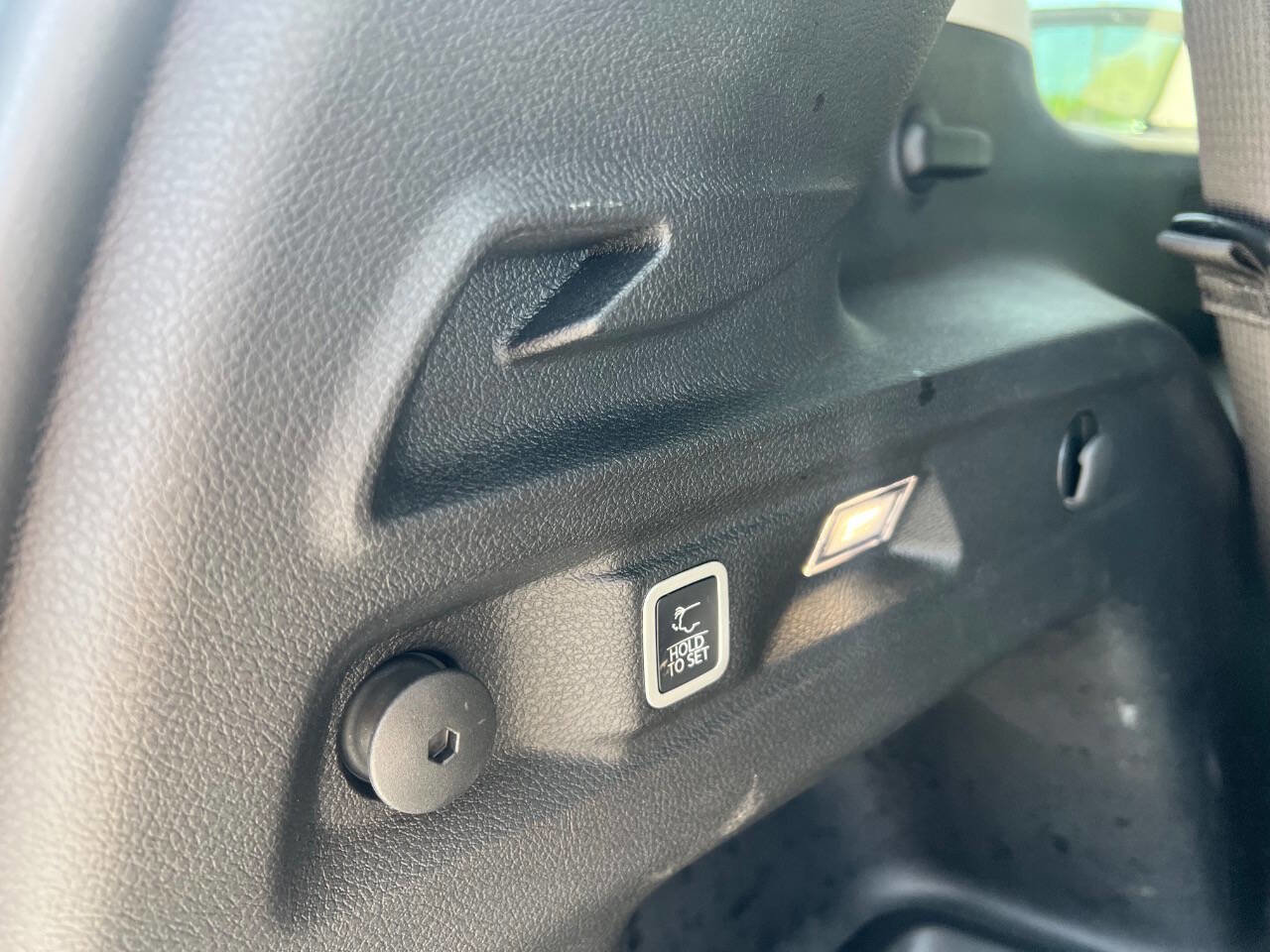 Used 2021 Jeep Grand Cherokee L Laredo w/ Luxury Tech Group I image 27