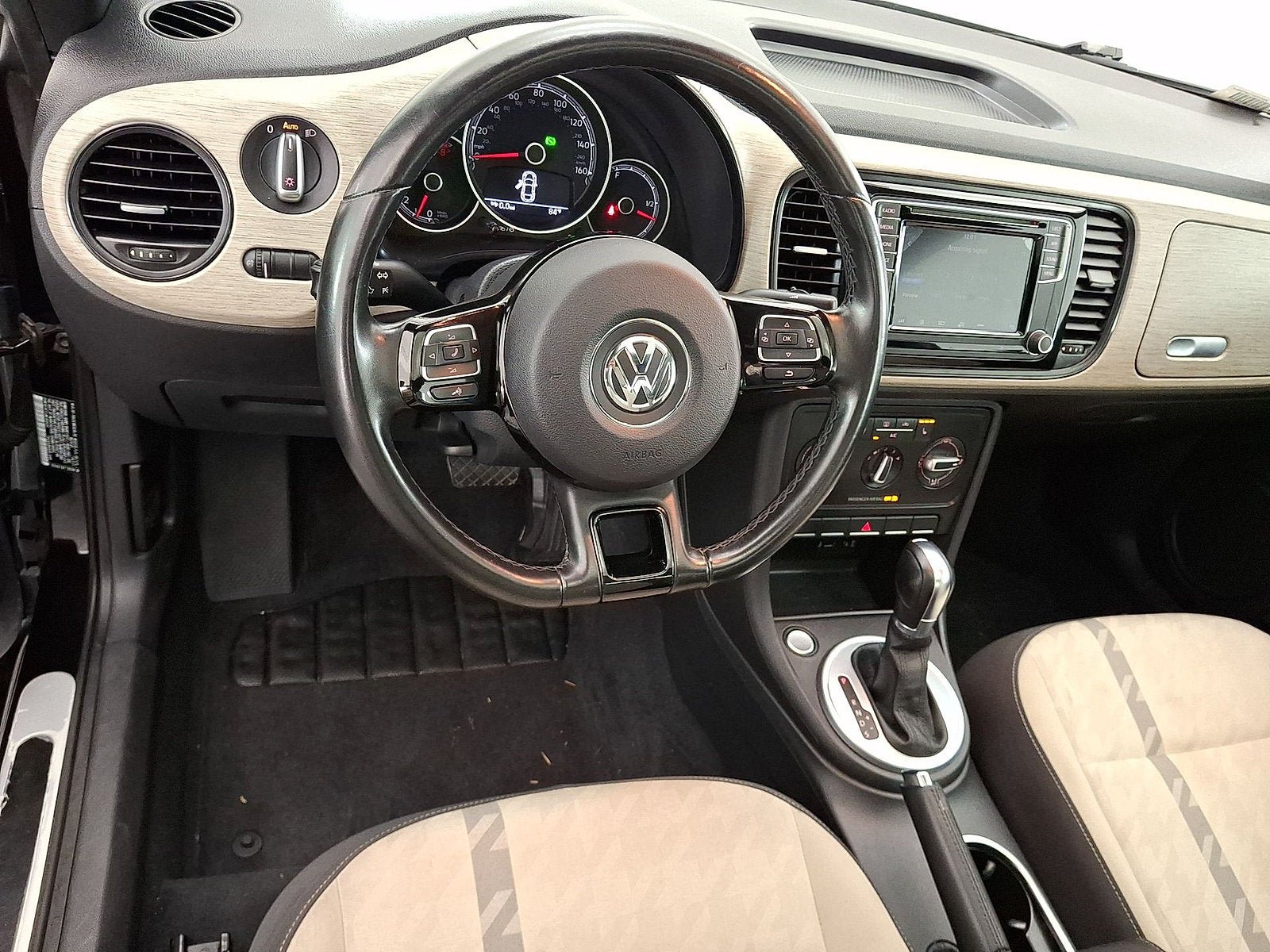 Used 2018 Volkswagen Beetle 2.0T Coast FWD image 13