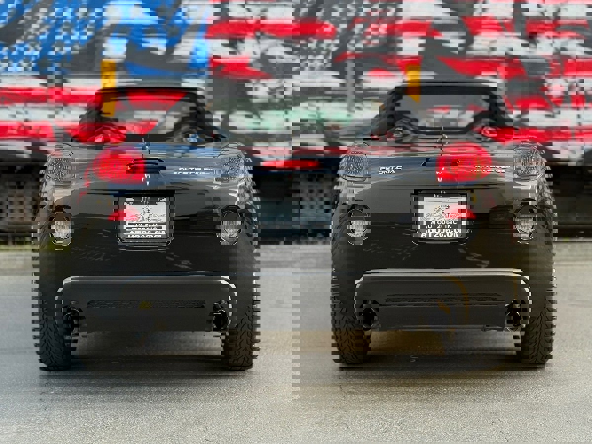 Used 2008 Pontiac Solstice GXP image 4