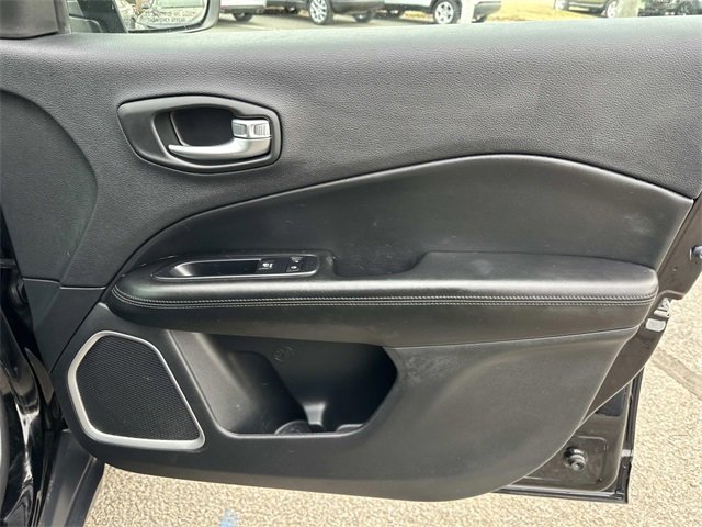 Used 2021 Jeep Compass Latitude image 8