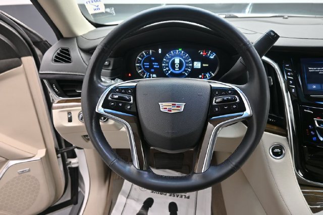 Used 2018 Cadillac Escalade ESV Premium Luxury AWD/4WD image 15