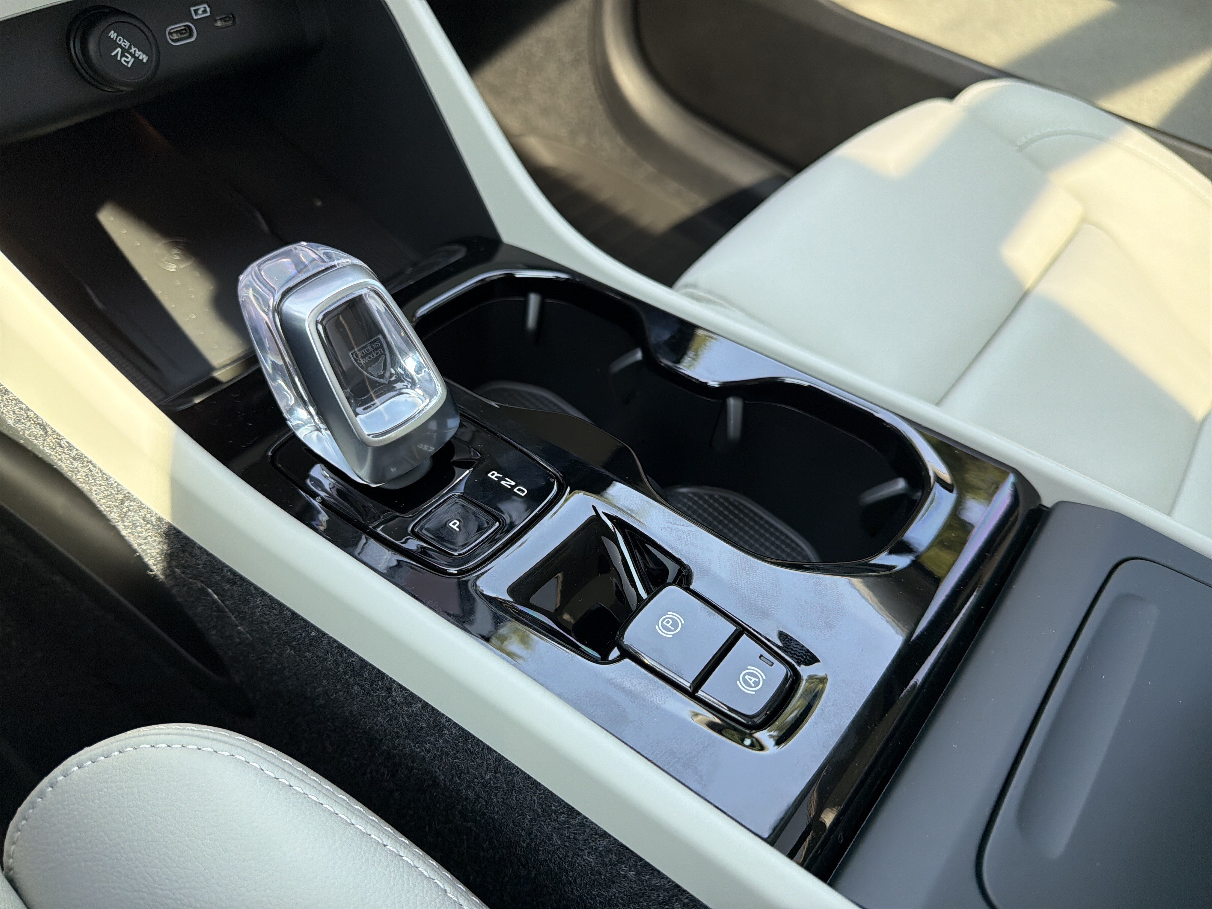 New 2026 Volvo XC40 B5 Ultra w/ Protection Package Premier AWD/4WD image 29