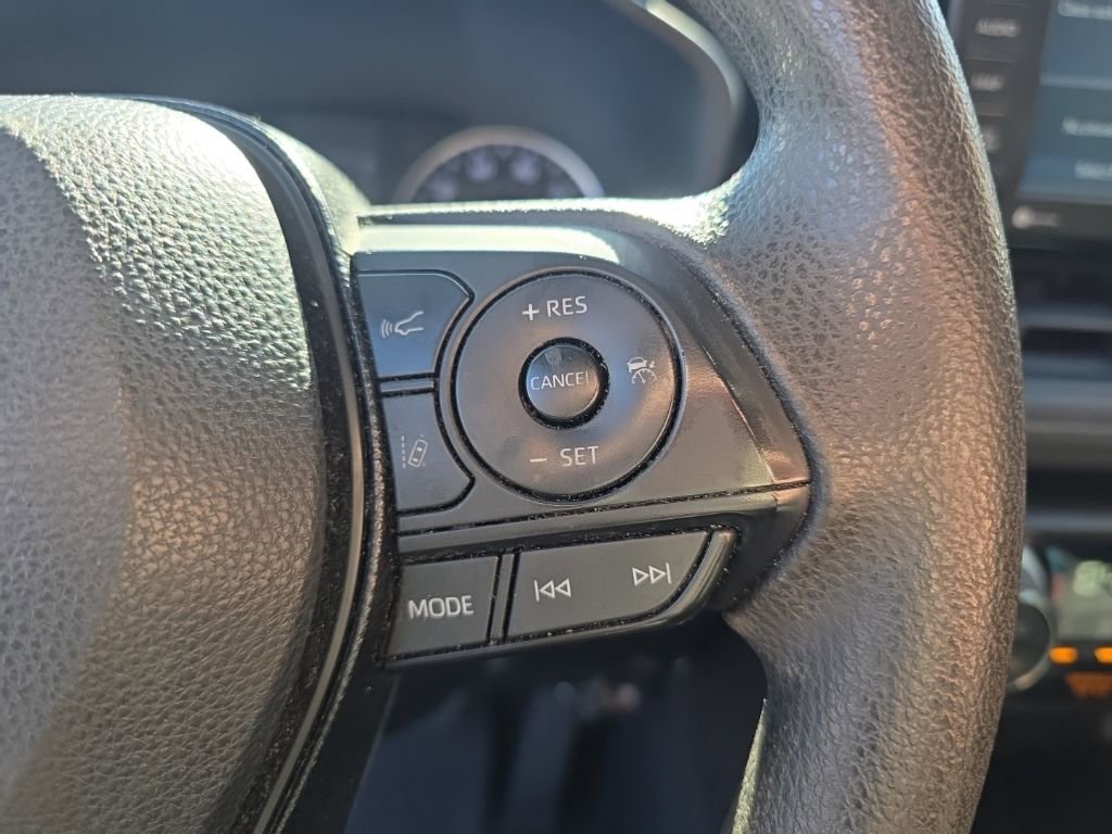 Used 2021 Toyota RAV4 XLE image 21