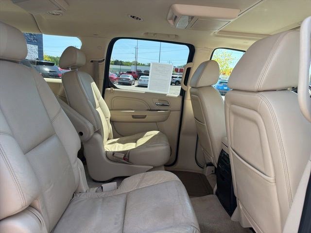 Used 2008 Cadillac Escalade ESV AWD image 17