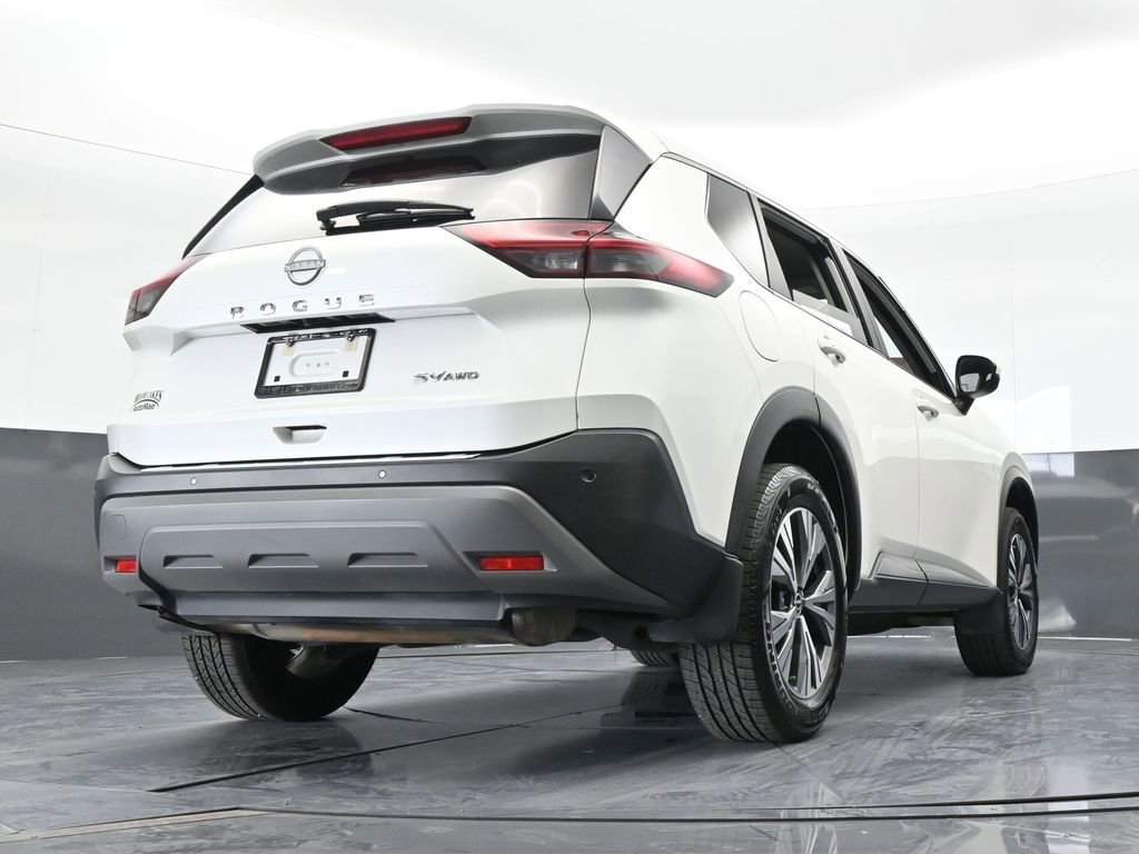 Used 2023 Nissan Rogue SV image 60