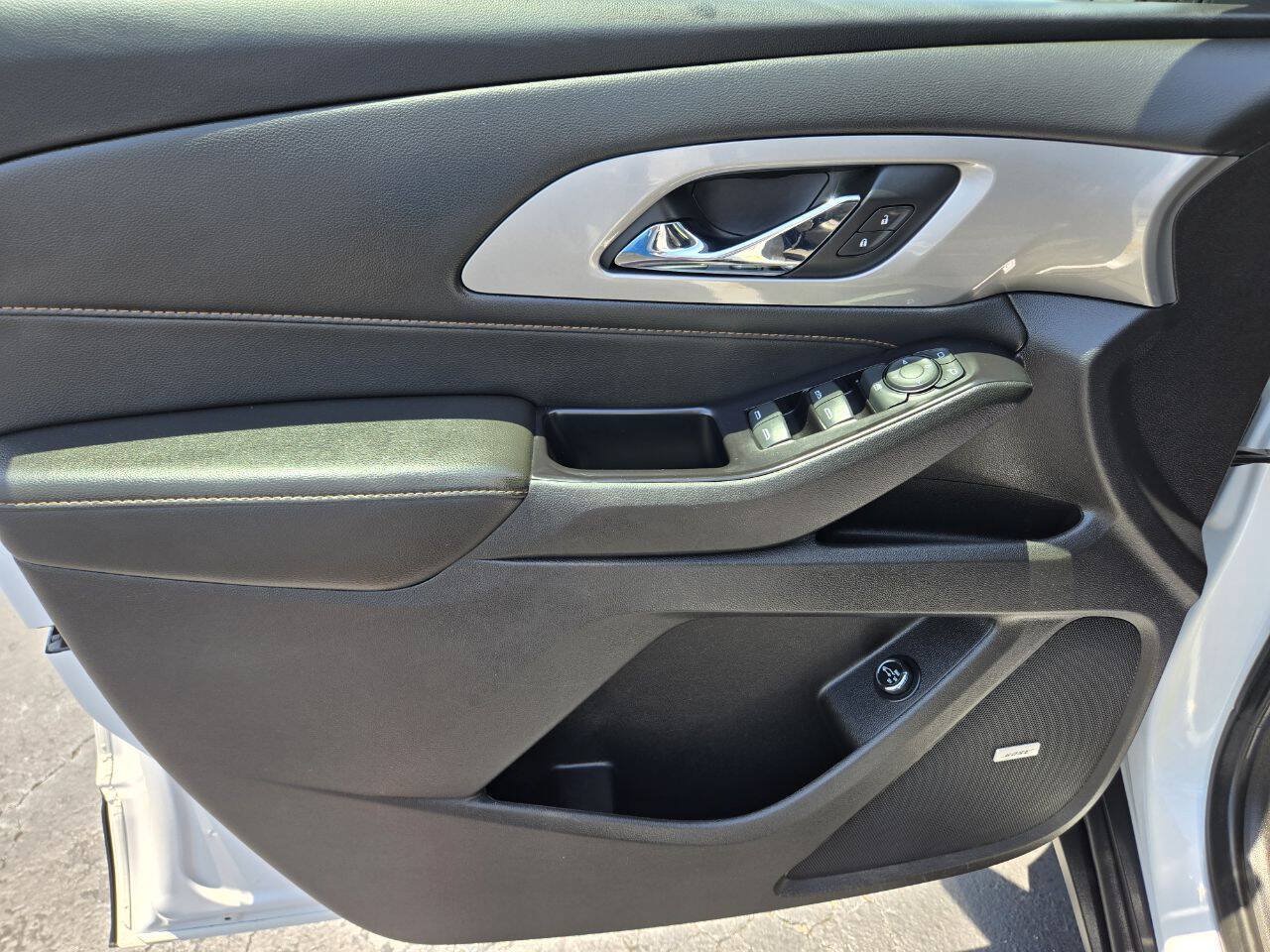 Used 2019 Chevrolet Traverse LT FWD image 20