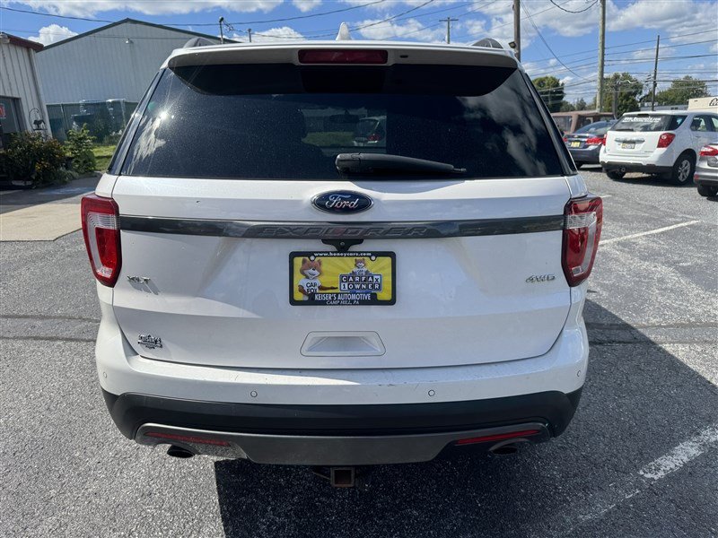 Used 2017 Ford Explorer XLT w/ Equipment Group 202A AWD/4WD image 7