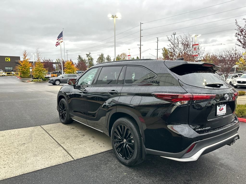 New 2025 Toyota Highlander XSE image 5