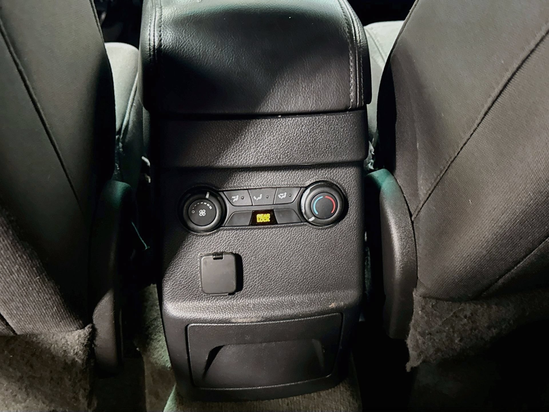 Used 2013 Ford Explorer XLT AWD/4WD image 22