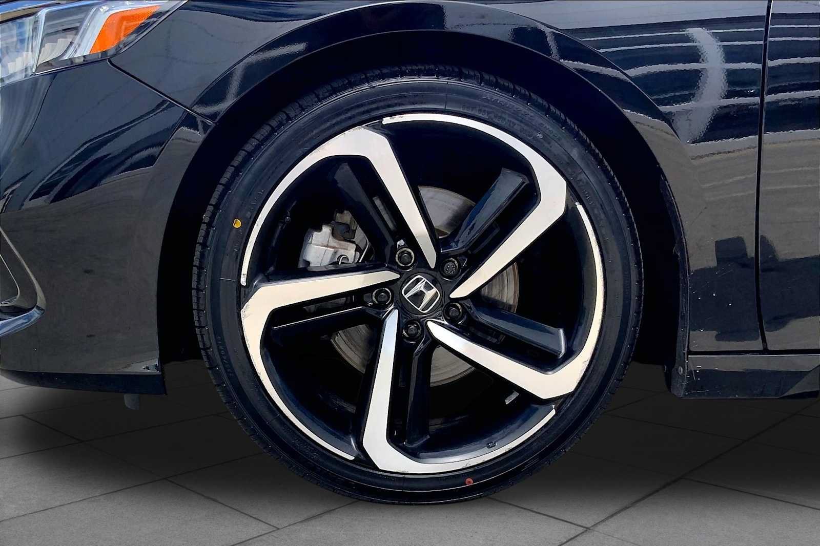 Used 2022 Honda Accord Sport image 11