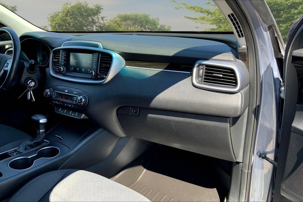 Used 2020 Kia Sorento LX w/ LX I4 Convenience Package image 26