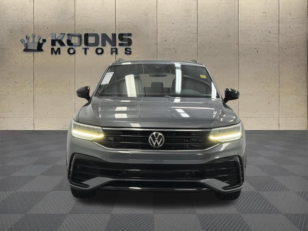 Used 2022 Volkswagen Tiguan SE R-Line FWD image 3