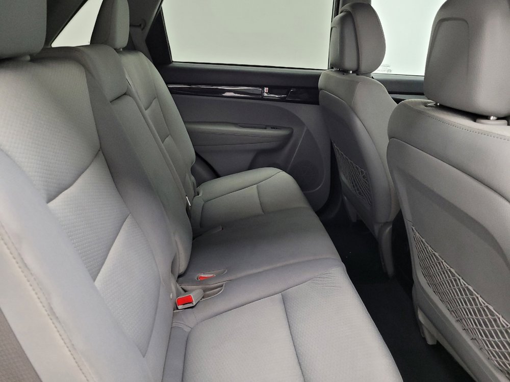 Used 2013 Kia Sorento LX w/ Convenience Pkg image 19