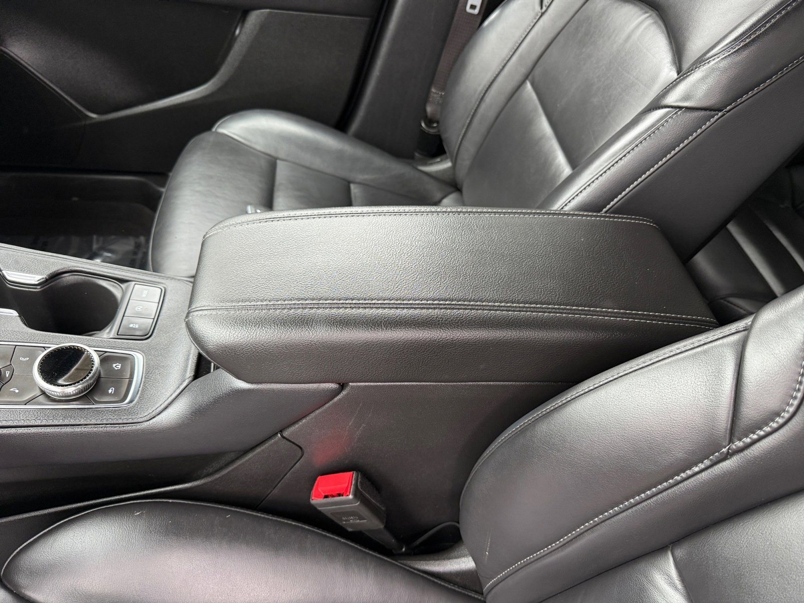 Used 2023 Cadillac XT4 Premium Luxury image 14