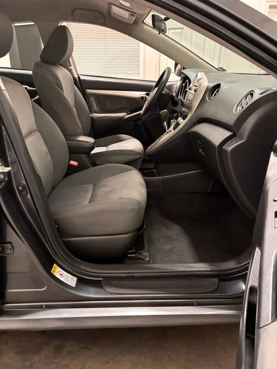 Used 2009 Toyota Matrix image 12