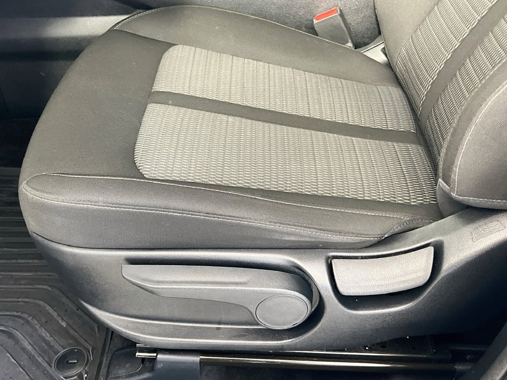 Certified 2025 Kia Sorento LX FWD image 19