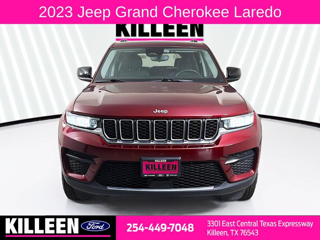 Used 2023 Jeep Grand Cherokee Laredo AWD/4WD image 2