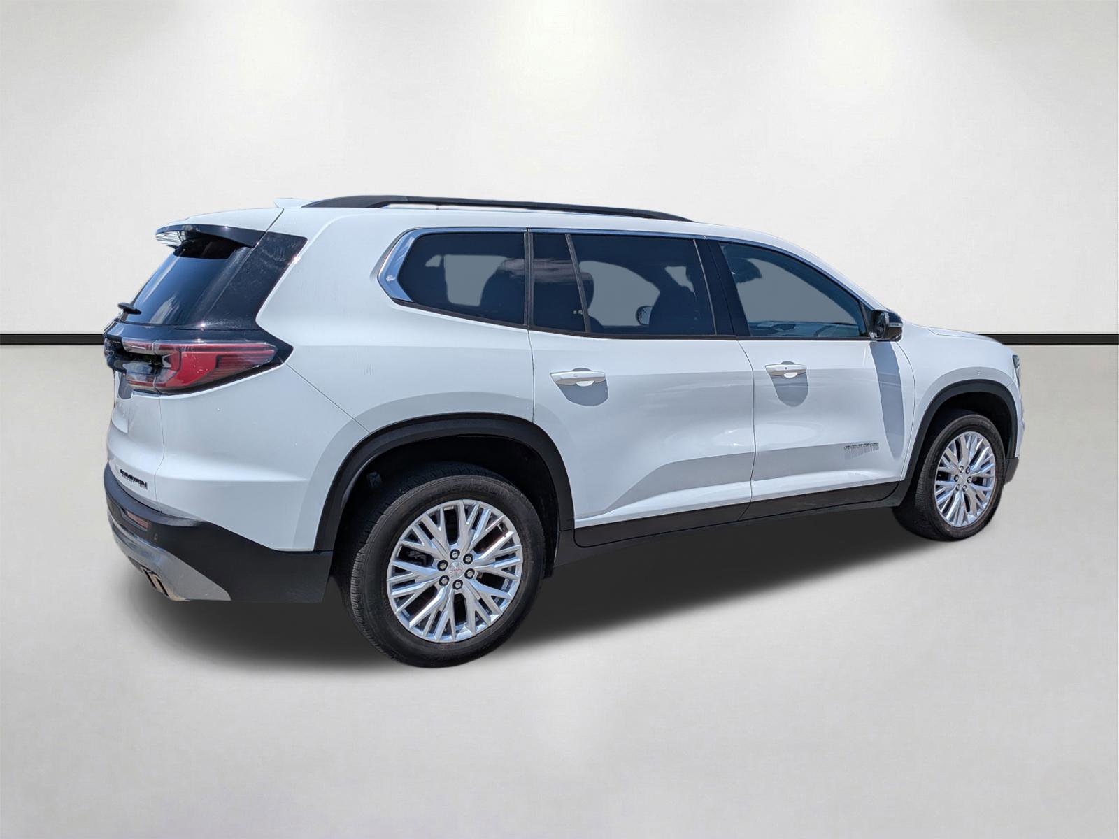 Used 2024 GMC Acadia Elevation AWD/4WD image 4