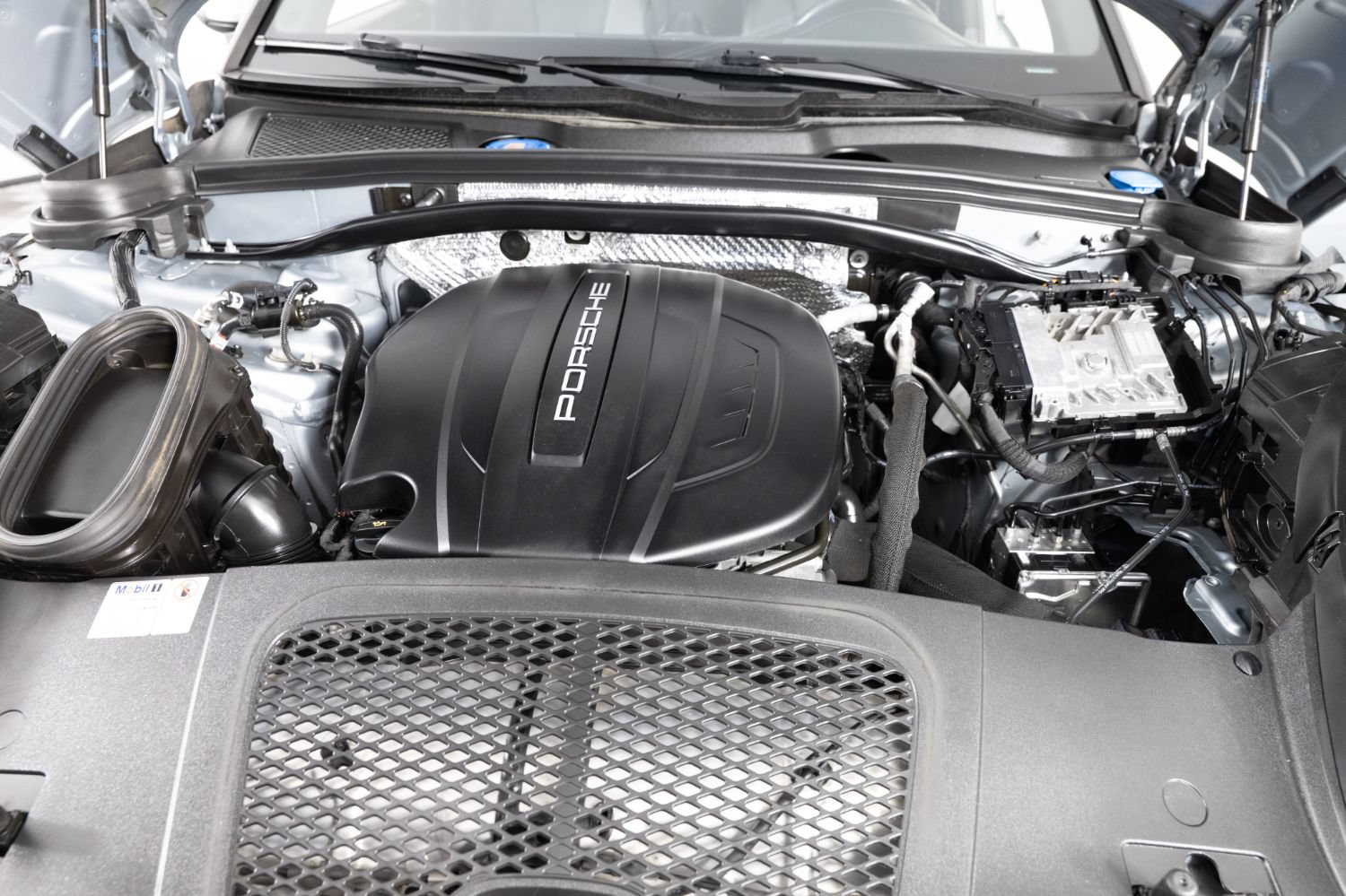 Used 2021 Porsche Macan AWD/4WD image 42