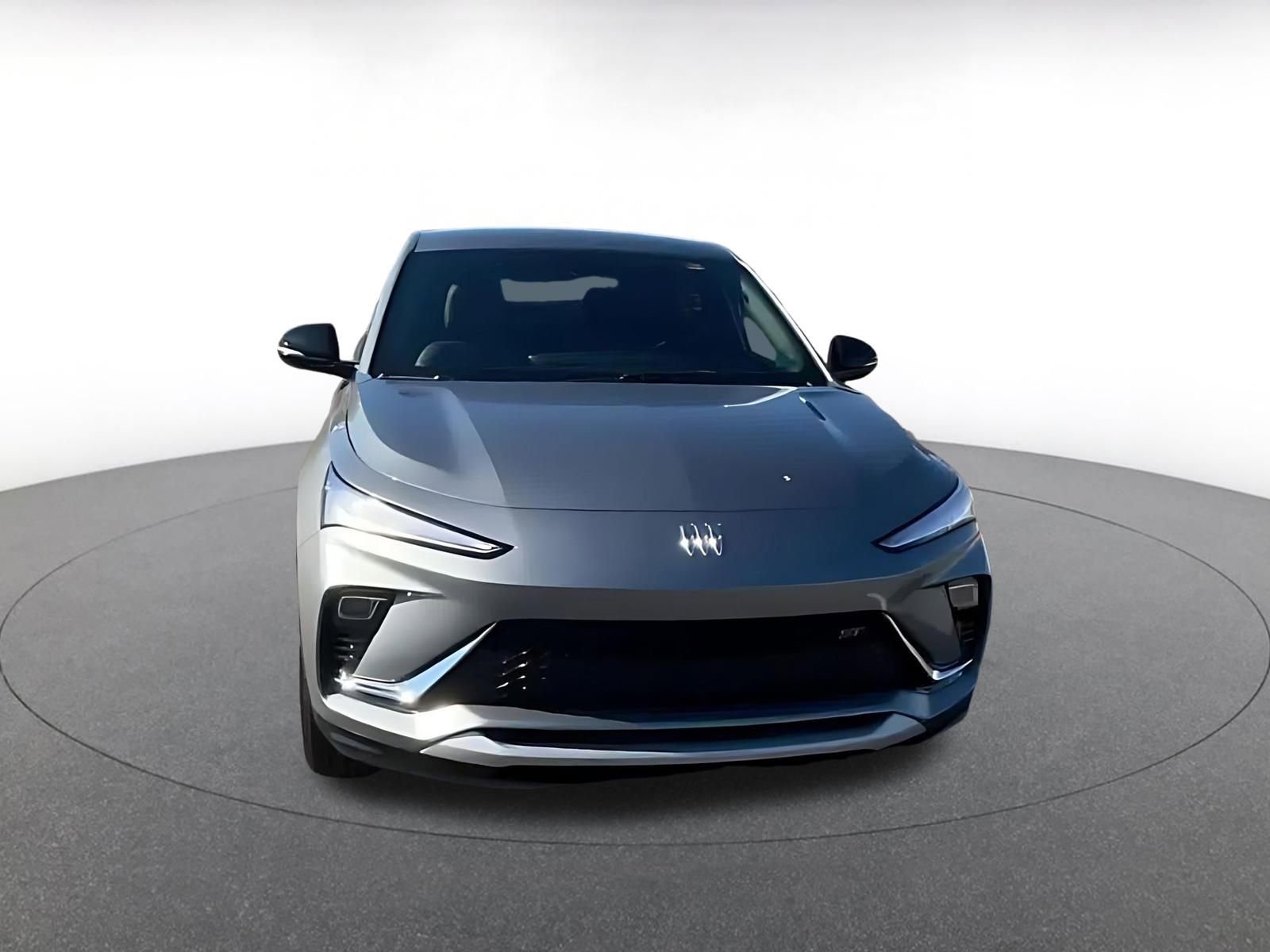 Used 2025 Buick Envista Sport Touring image 3