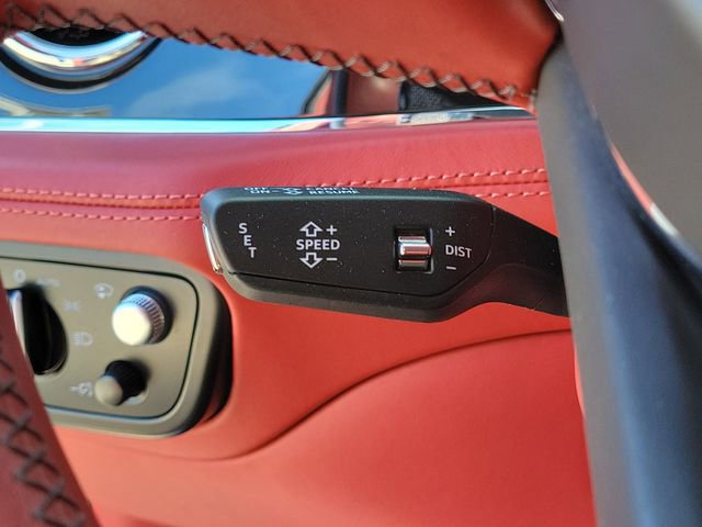 Used 2022 Bentley Bentayga image 33