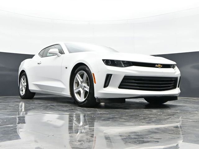 Used 2017 Chevrolet Camaro LT w/ Technology Package RWD image 33