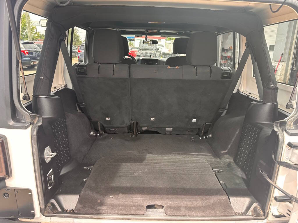 Used 2015 Jeep Wrangler Unlimited Sport w/ Connectivity Group AWD/4WD image 19